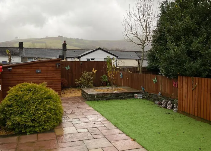 Old Canal-Side Cottage Taff Trail Merthyr Tydfil