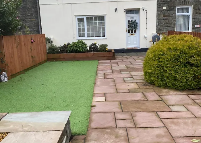 Old Canal-Side Cottage Taff Trail Merthyr Tydfil