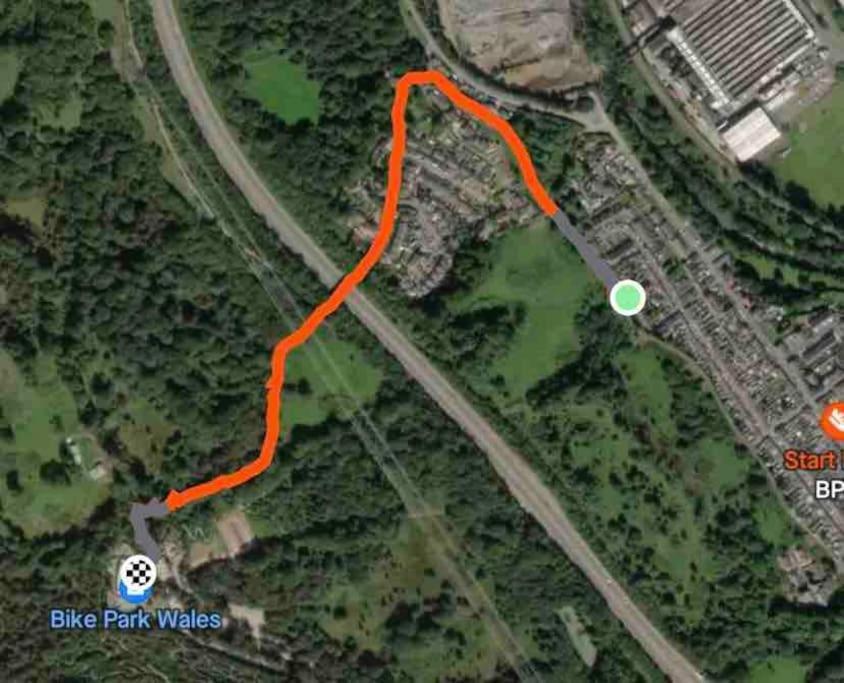 Old Canal-side Taff Trail Merthyr Tydfil Apartment *