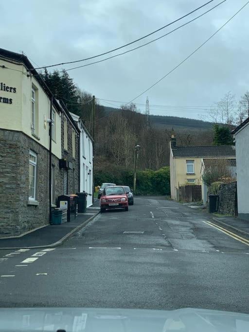 Old Canal-side Taff Trail Merthyr Tydfil Apartment Abercanaid