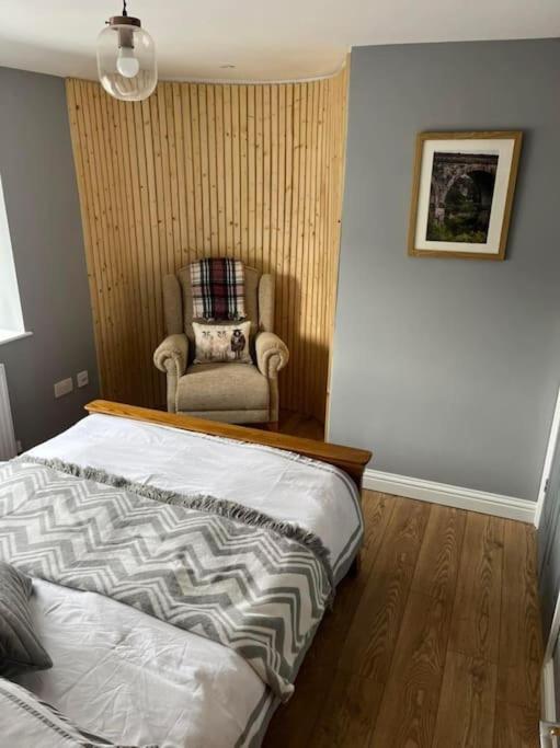Old Canal-side Taff Trail Merthyr Tydfil Apartment *