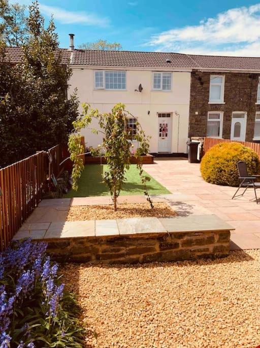 Old Canal-side Taff Trail Merthyr Tydfil Apartment Abercanaid